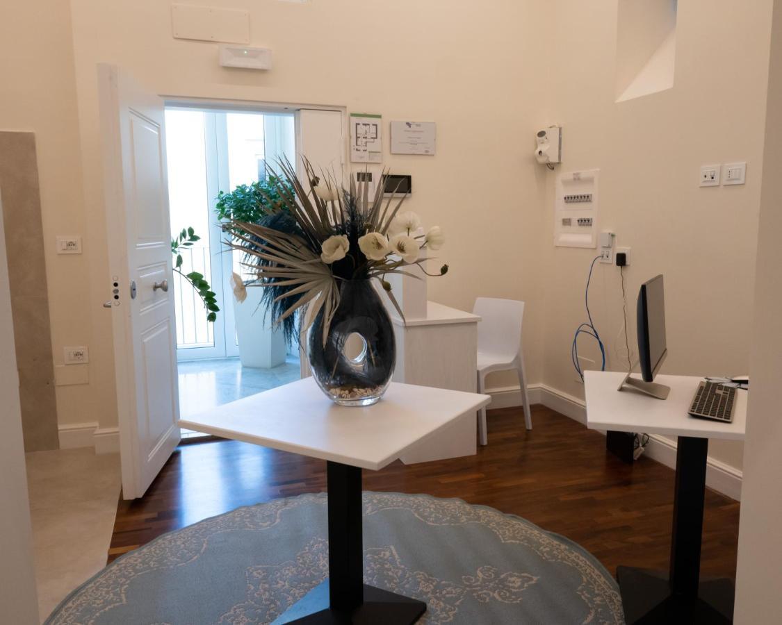 Bernini House Naples Hotell Exteriör bild