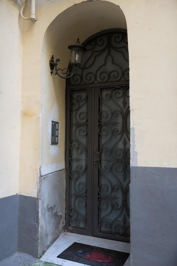 Bernini House Naples Hotell Exteriör bild