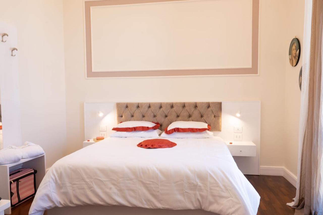 Bernini House Naples Hotell Exteriör bild