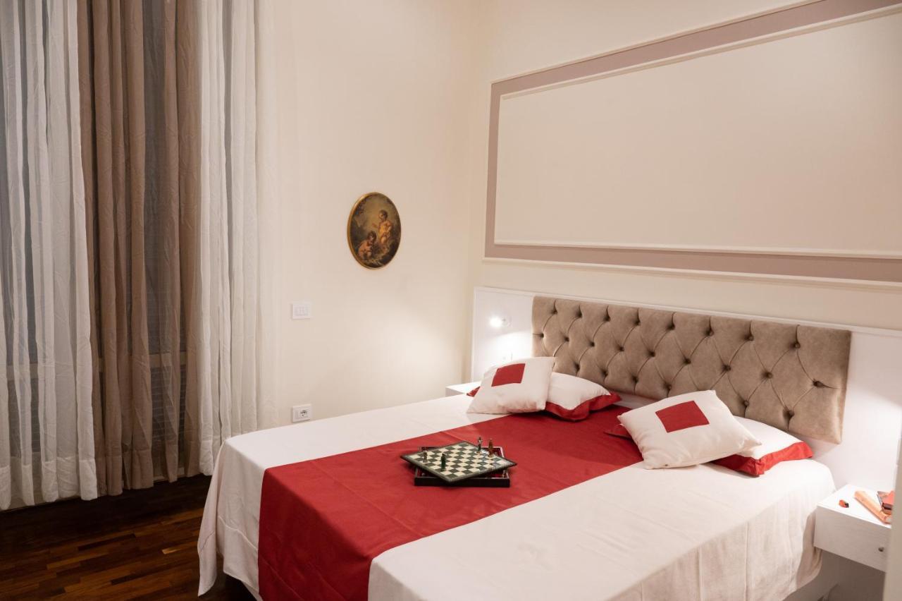 Bernini House Naples Hotell Exteriör bild