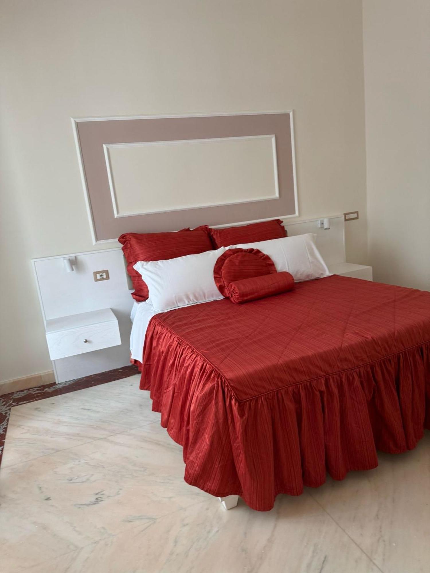 Bernini House Naples Hotell Exteriör bild
