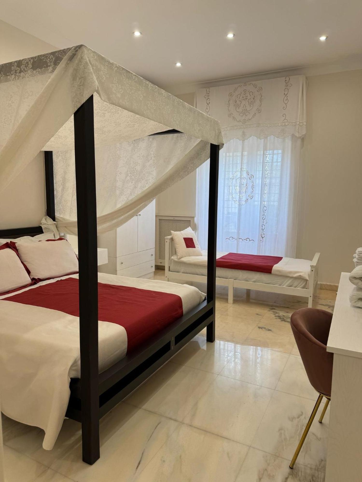 Bernini House Naples Hotell Exteriör bild