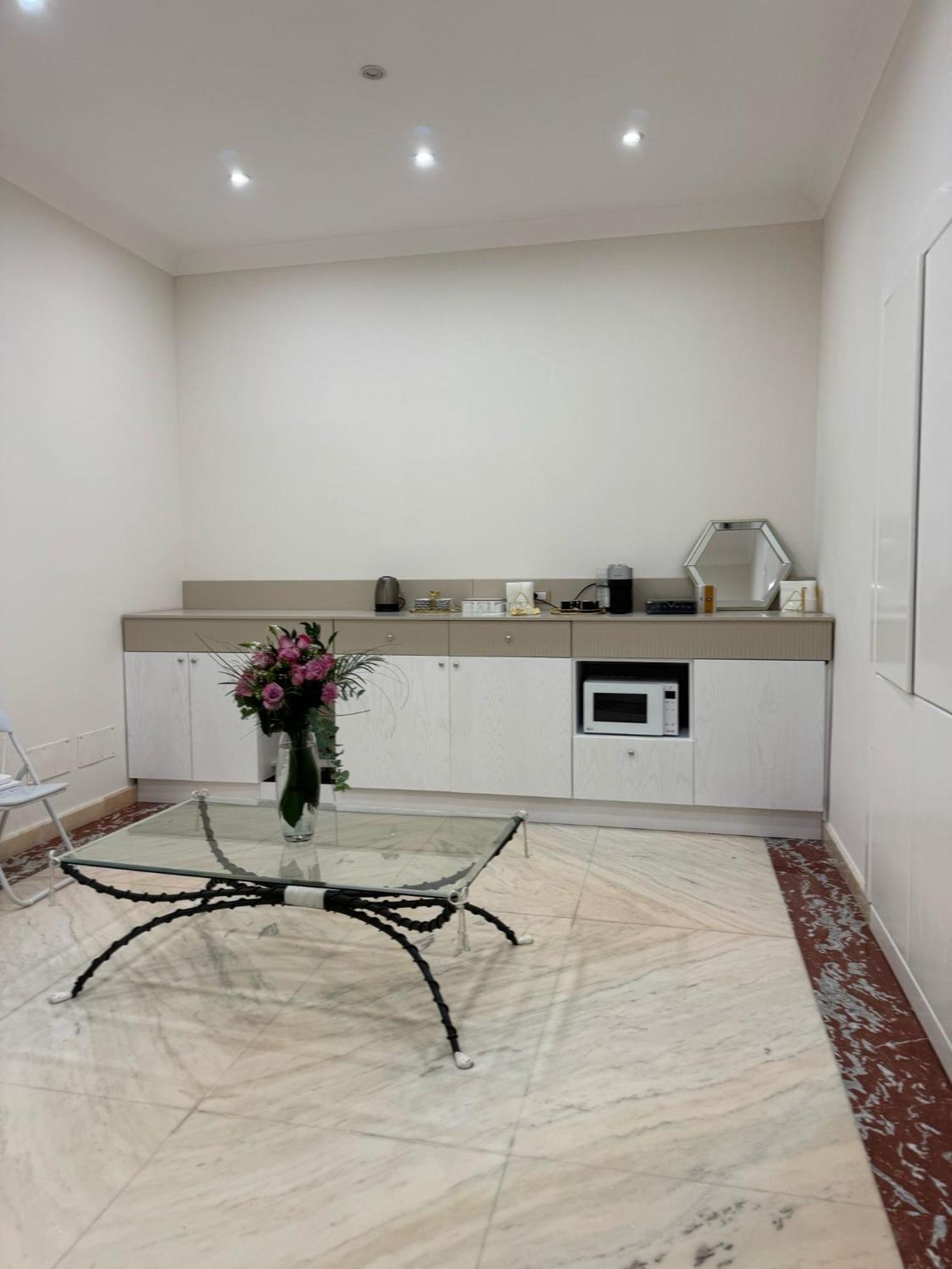 Bernini House Naples Hotell Exteriör bild